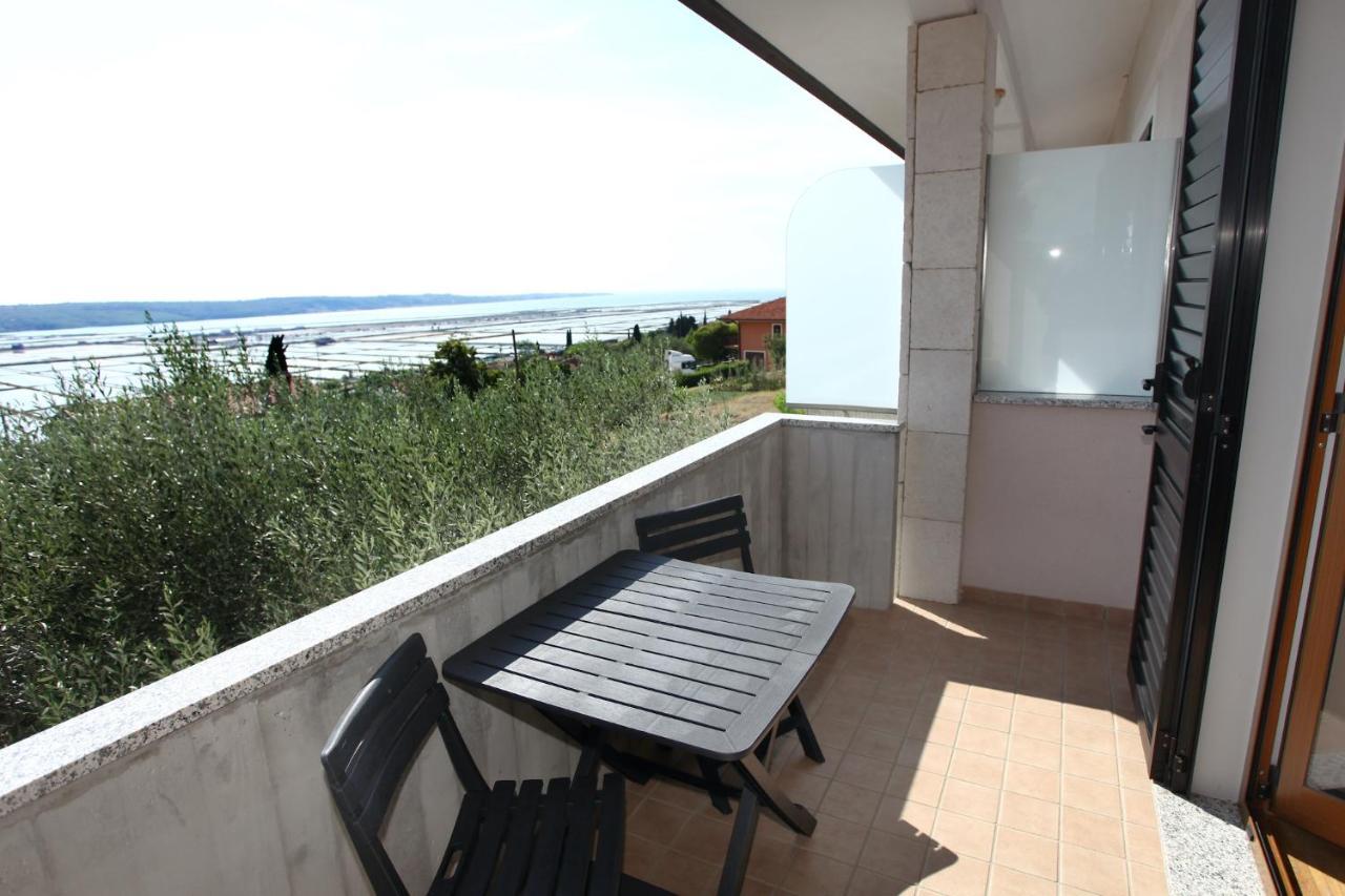 Blue Horizon Apartments Seca Portorose Esterno foto